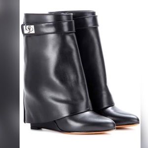 Givenchy Shark Lock  booties size 39 hardly worn, great condition *****AUTHENTIC